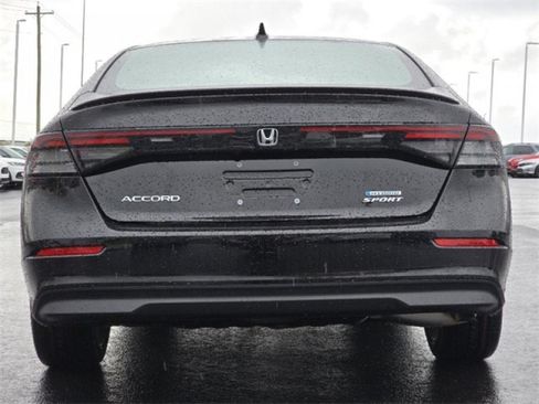 Used 2025 Honda Accord Sport image 7