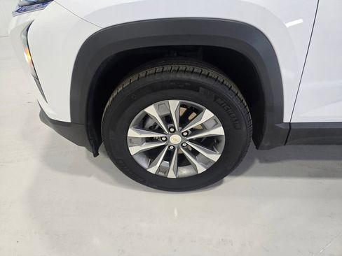 Used 2025 Chevrolet Equinox LT image 4