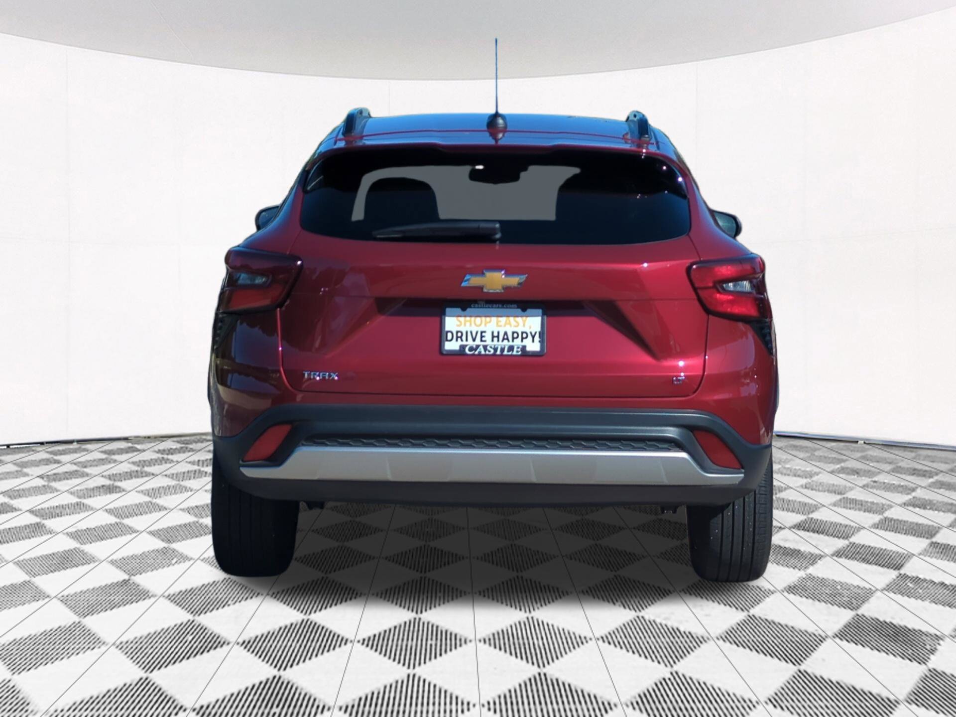 Used 2025 Chevrolet Trax LT FWD image 13