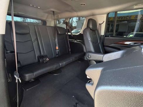 Used 2019 Cadillac Escalade ESV Luxury w/ LPO, Radiant Package AWD/4WD image 21