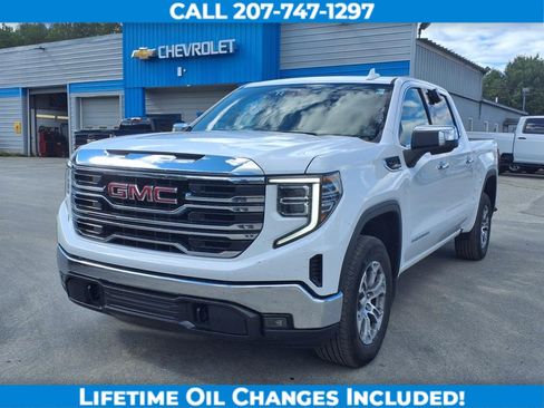 Used 2024 GMC Sierra 1500 SLT image 1