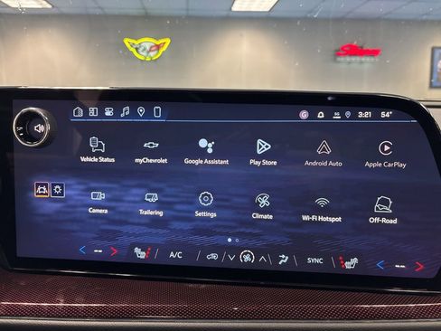 New 2026 Chevrolet Traverse Z71 w/ LPO, Floor Liner Package image 36