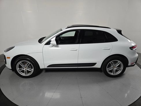 Used 2023 Porsche Macan AWD/4WD image 8