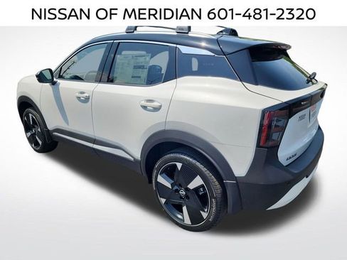 New 2026 Nissan Kicks SR w/ Cold Weather Package FWD image 3