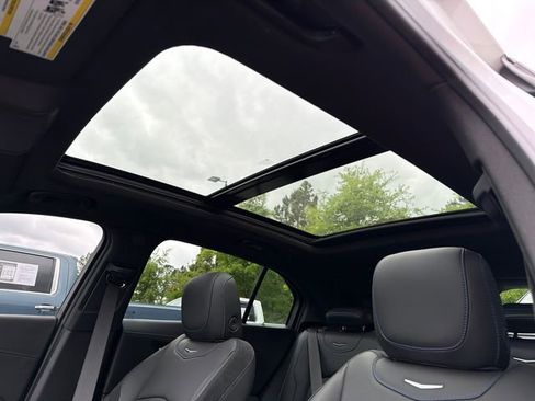 Used 2024 Cadillac XT4 Sport FWD image 33