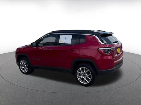 Used 2025 Jeep Compass Limited AWD/4WD image 10