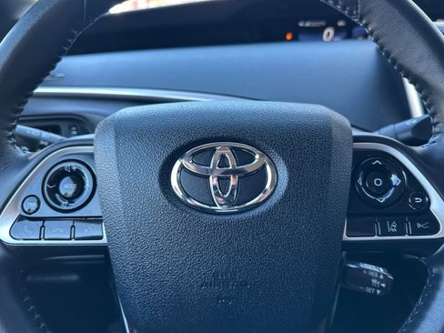 Certified 2018 Toyota Mirai Base image 24