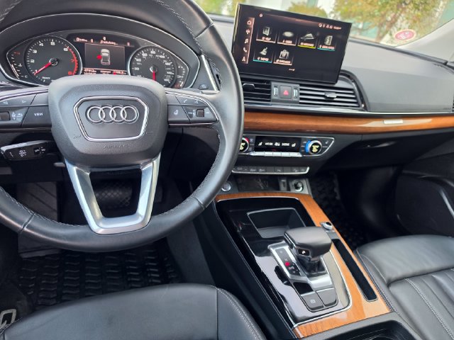 Used 2023 Audi Q5 2.0T Premium w/ Convenience Package AWD/4WD image 37