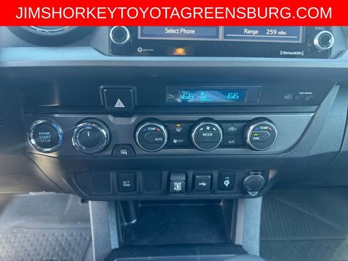 Used 2022 Toyota Tacoma TRD Sport image 17