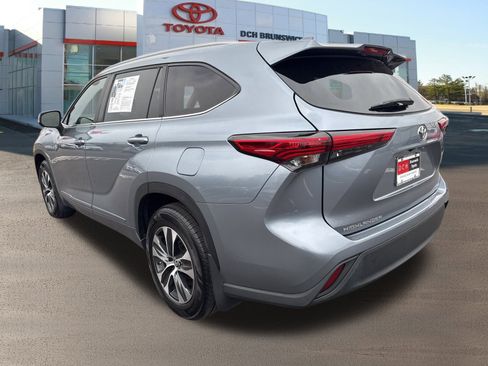 Used 2023 Toyota Highlander XLE image 10