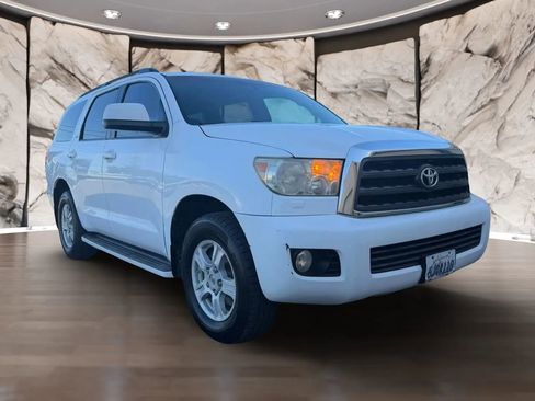 Used 2010 Toyota Sequoia SR5 RWD image 3