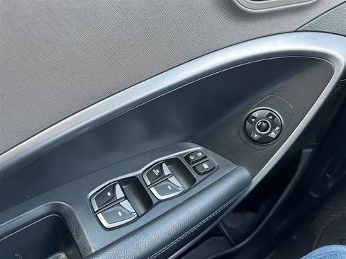 Used 2013 Hyundai Santa Fe Limited image 33