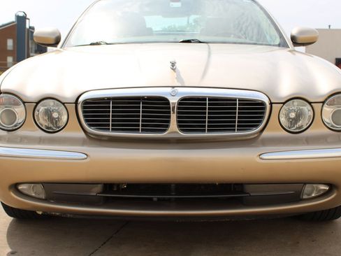 Used 2005 Jaguar XJ8 RWD image 32