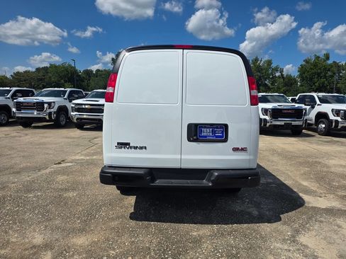 New 2026 GMC Savana 2500 w/ Driver Convenience Package RWD image 4