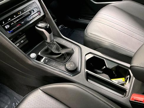 Used 2024 Volkswagen Tiguan SE R-Line image 20