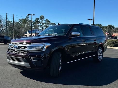 Used 2023 Ford Expedition Max Platinum image 2