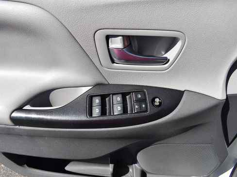 Used 2020 Toyota Sienna LE image 14