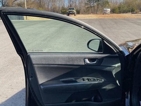 Used 2020 Kia Optima LX image 19