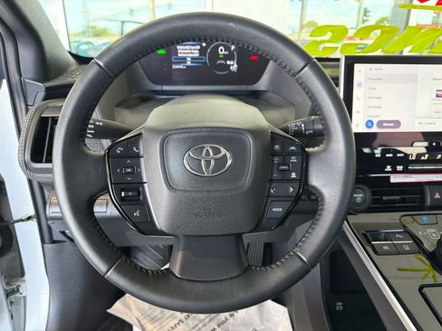 Used 2024 Toyota bZ4X FWD image 25