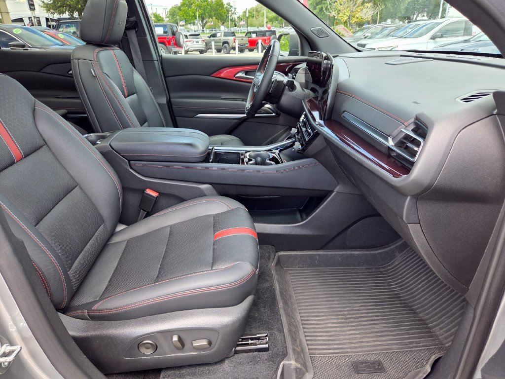 Used 2024 Chevrolet Traverse RS w/ LPO, Floor Liner Package FWD image 16