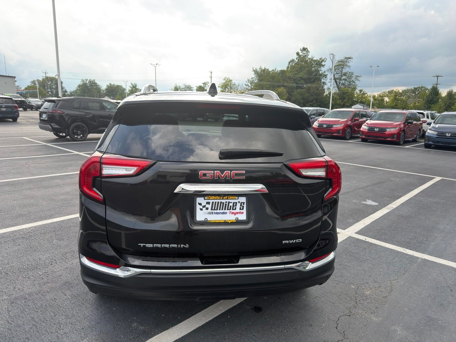 Used 2023 GMC Terrain SLT AWD/4WD image 5