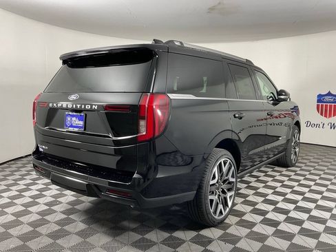 New 2027 Ford Expedition Platinum w/ Platinum Ultimate Package AWD/4WD image 3