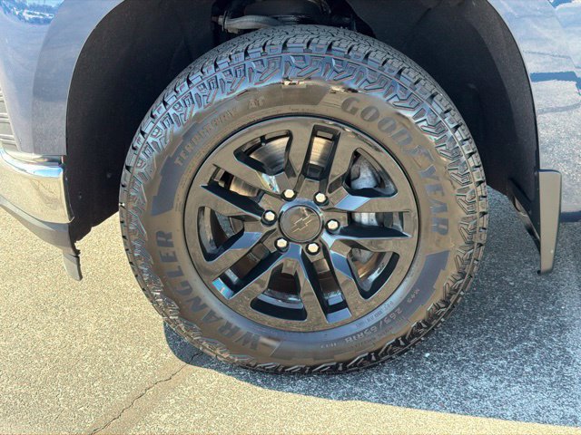 Used 2022 Chevrolet Silverado 1500 LT AWD/4WD image 6