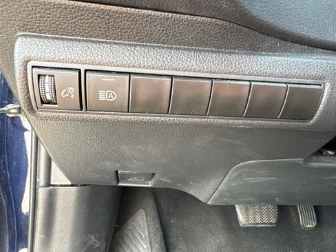 Used 2023 Toyota Corolla LE FWD image 30