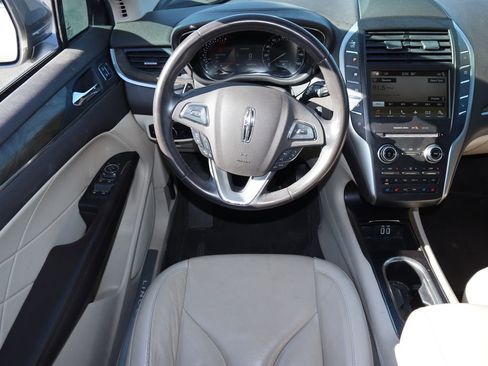 Used 2017 Lincoln MKC Reserve image 6