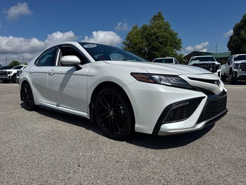 Used 2024 Toyota Camry XSE FWD image 9