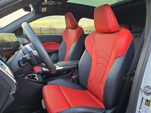 Certified 2025 BMW X2 xDrive28i w/ Premium Package image 14