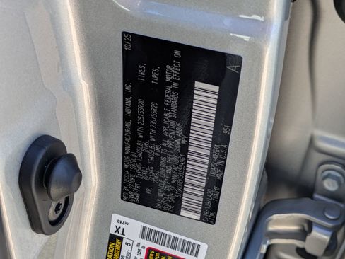 New 2025 Toyota Highlander Platinum image 17