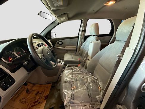 Used 2005 Chevrolet Equinox LS w/ Preferred Equipment Group AWD/4WD image 16