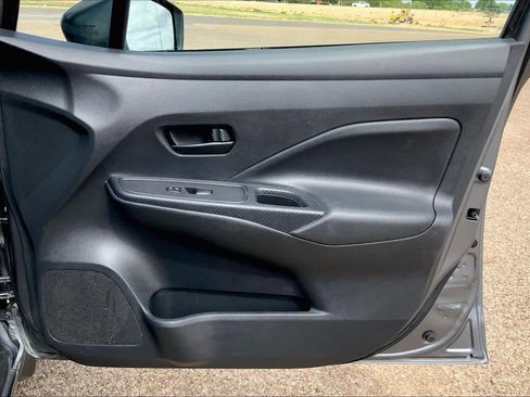Used 2020 Nissan Versa S FWD image 22