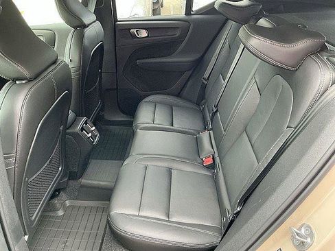 New 2026 Volvo XC40 B5 Ultra w/ Climate Package AWD/4WD image 13