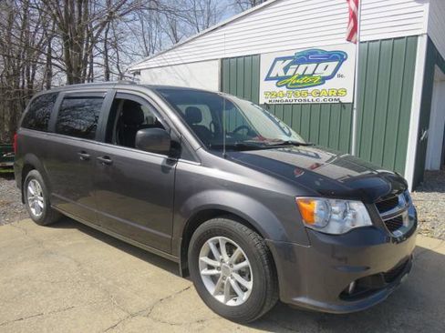 Used 2019 Dodge Grand Caravan SXT image 1