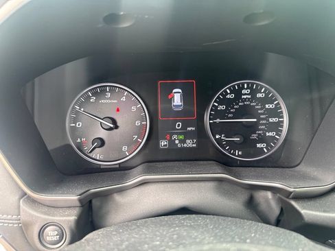 Used 2022 Subaru Outback Limited AWD/4WD image 5