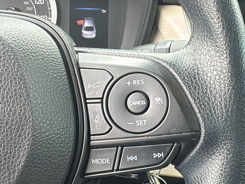 Used 2022 Toyota Corolla LE FWD image 22