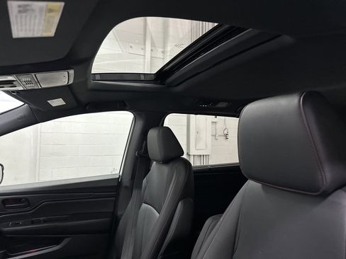 Used 2024 Honda Odyssey Sport image 31