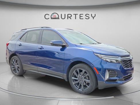 Used 2022 Chevrolet Equinox RS w/ RS Leather Package FWD image 3