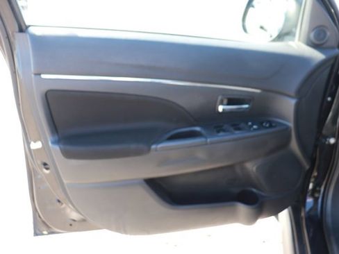 Used 2021 Mitsubishi Outlander Sport ES image 9