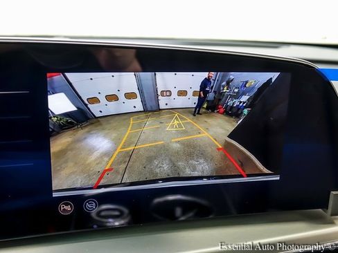 New 2025 Cadillac Lyriq Sport image 15