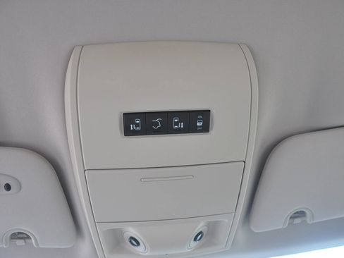 Used 2011 Dodge Grand Caravan Crew image 32