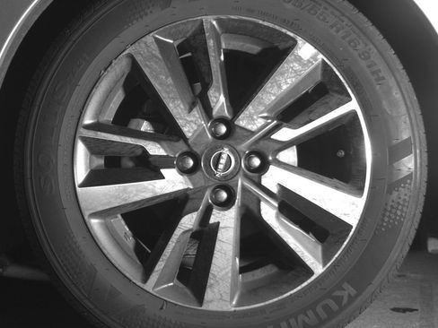 Used 2025 Nissan Versa SV image 12