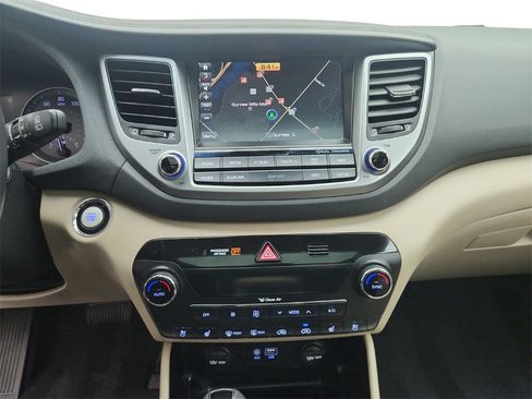 Used 2016 Hyundai Tucson Limited w/ Option Group 03 image 19