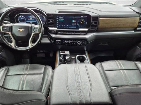 Used 2023 Chevrolet Silverado 1500 High Country w/ Z71 Off-Road Package AWD/4WD image 17