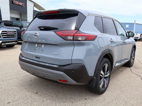Used 2021 Nissan Rogue SL w/ Premium Package FWD image 3