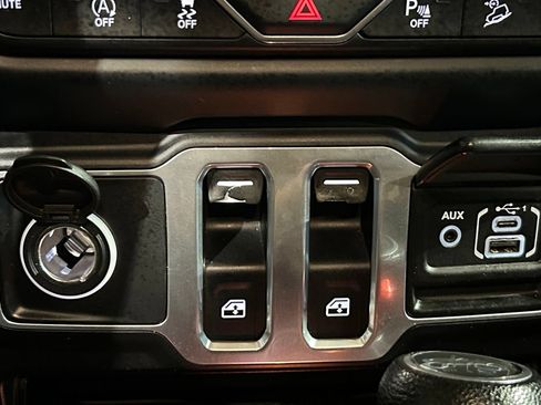 Used 2019 Jeep Wrangler Sport AWD/4WD image 71
