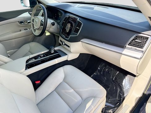 Used 2023 Volvo XC90 B5 Core w/ Protection Package Premier image 14