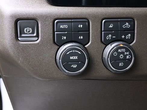 Used 2024 Chevrolet Silverado 3500 LT w/ Convenience Package image 5